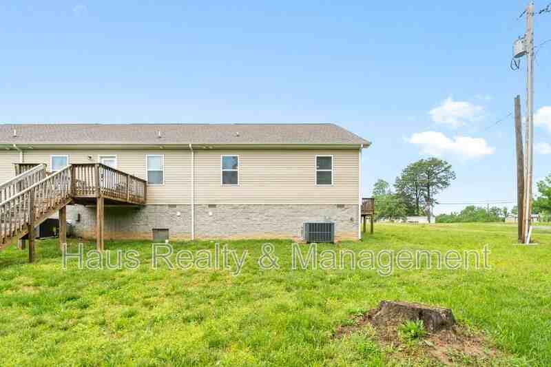 1709 Evans Rd #B - Photo 5 of 50