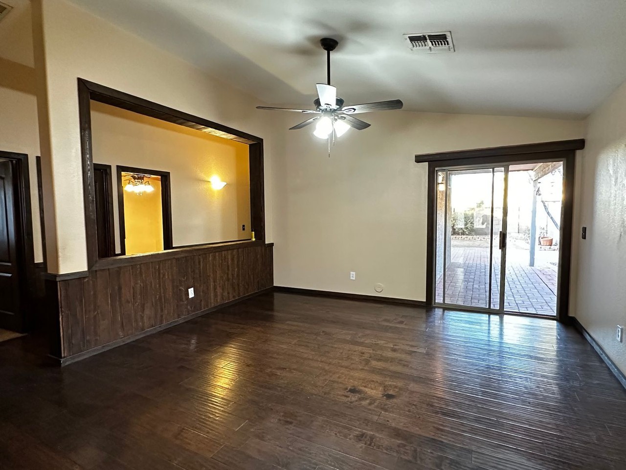 42358 W Sunland Dr - Photo 4 of 18