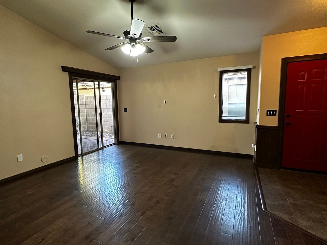 42358 W Sunland Dr - Photo 5 of 18