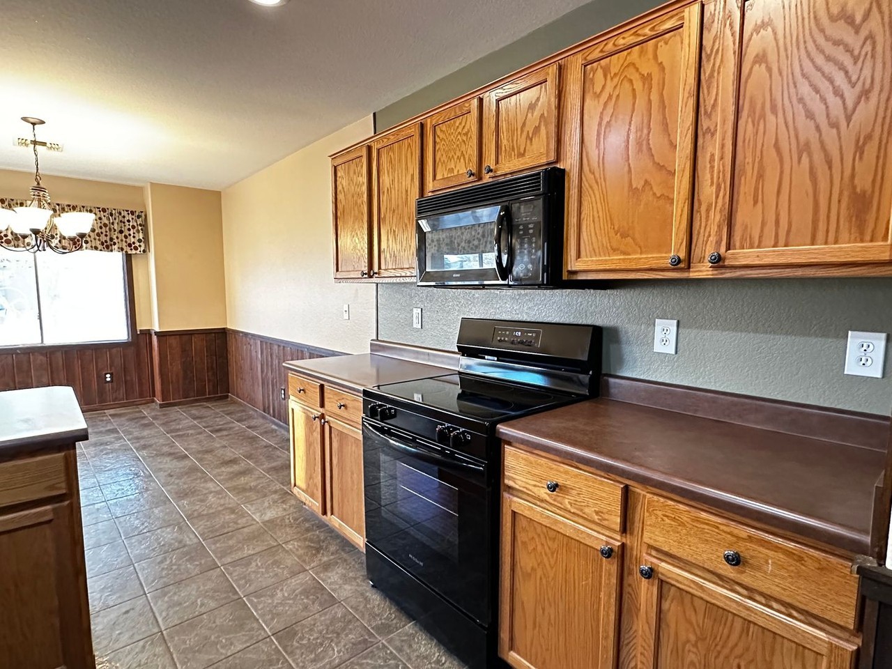 42358 W Sunland Dr - Photo 7 of 18