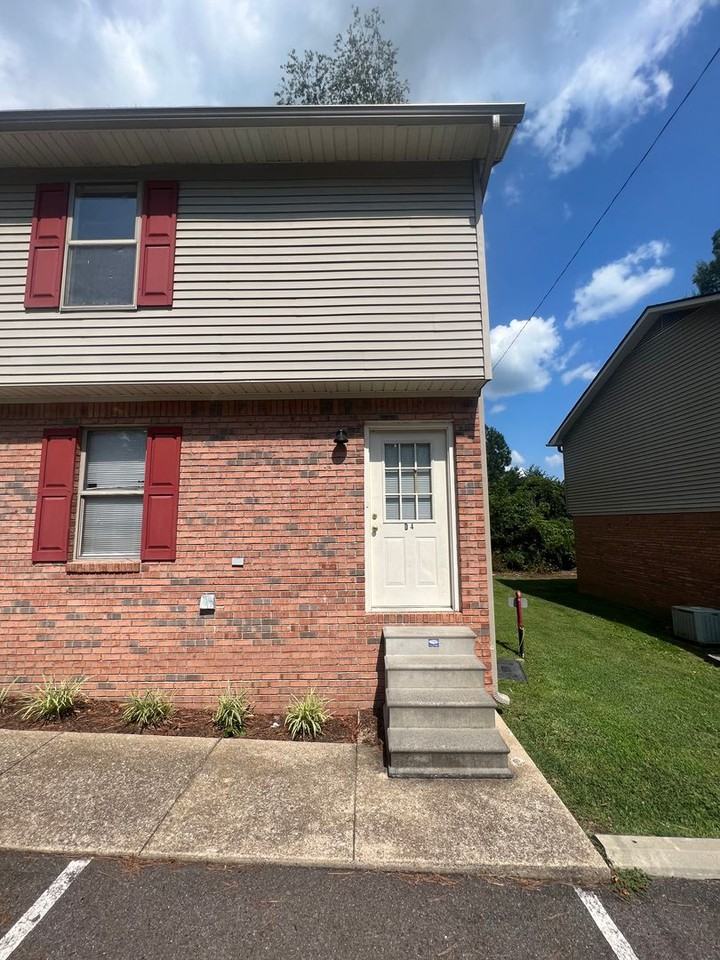 148 W Peach St Apt D4 #D4 - Photo 5 of 13
