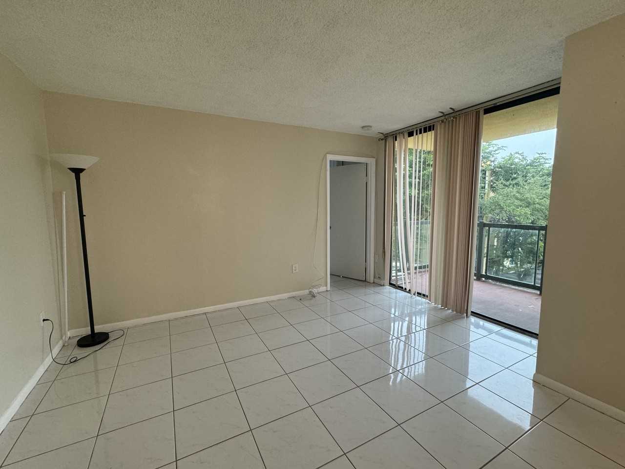 11780 Southwest 18th Street - Photo 3 of 24