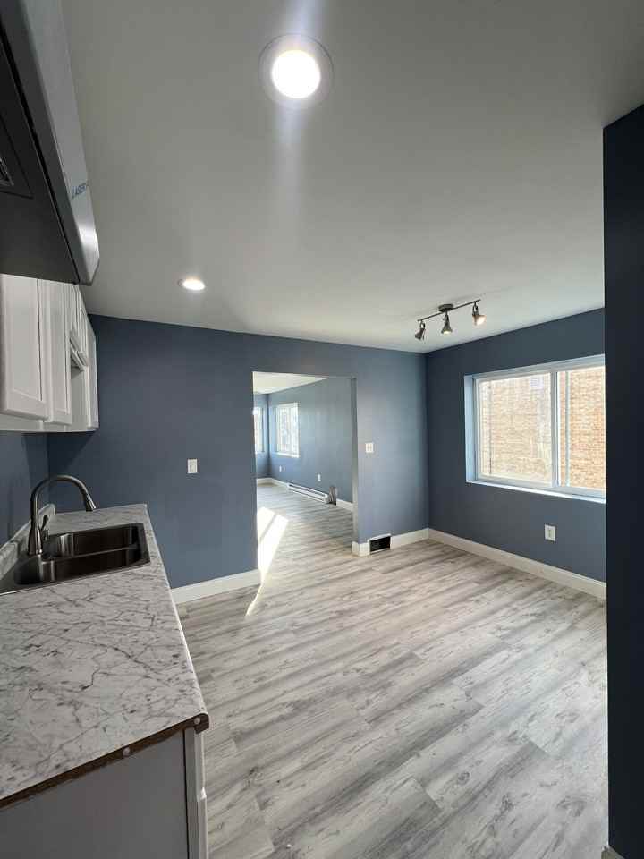 225 Victor Avenue - Photo 2 of 8