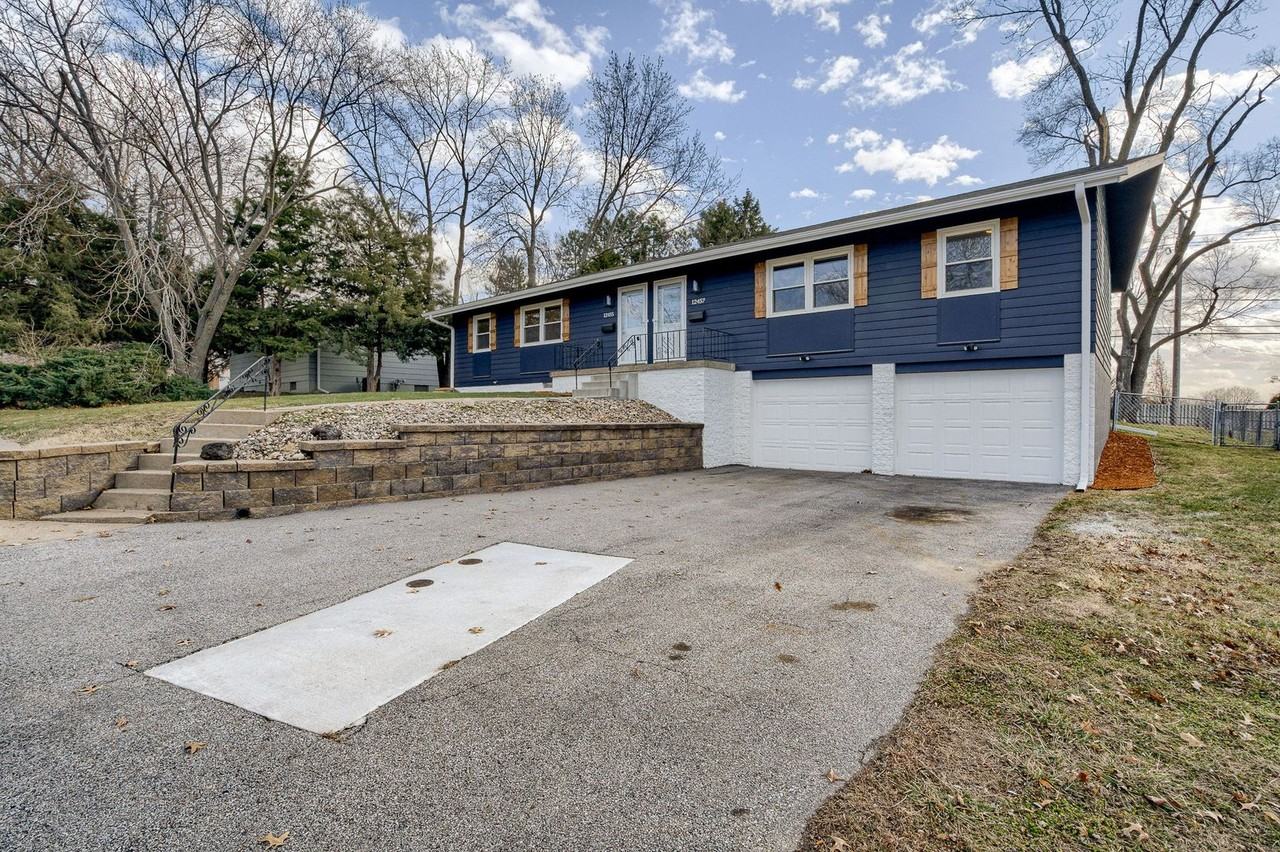 12455 Weir St - Photo 3 of 33