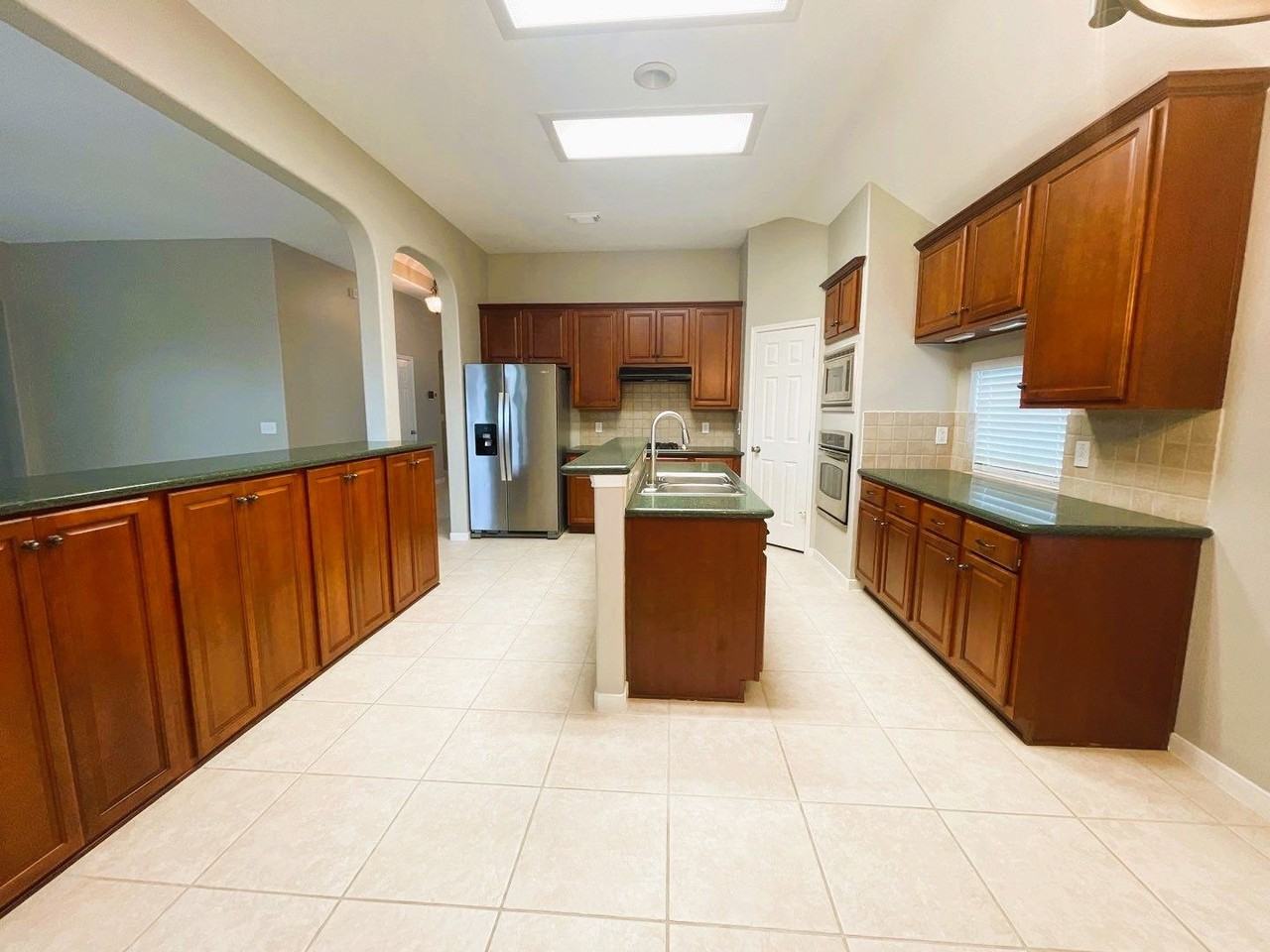 19806 Shavon Springs Dr - Photo 3 of 36