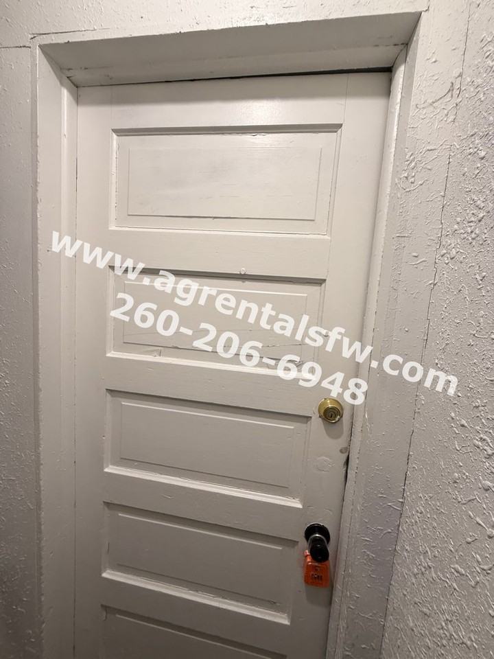 2818 Gay St - Photo 2 of 12