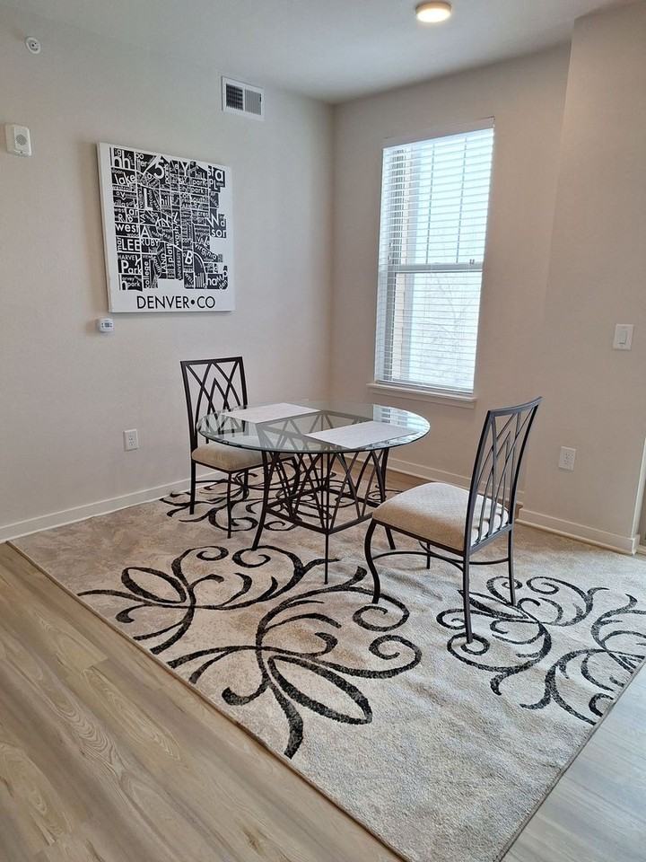 305 N 42nd Ave - Photo 6 of 21