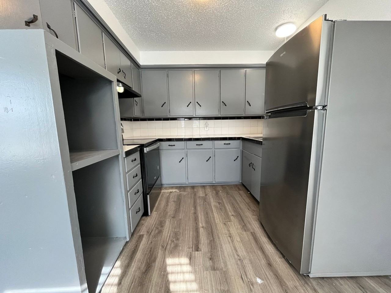 2526 Louise St - Photo 2 of 15
