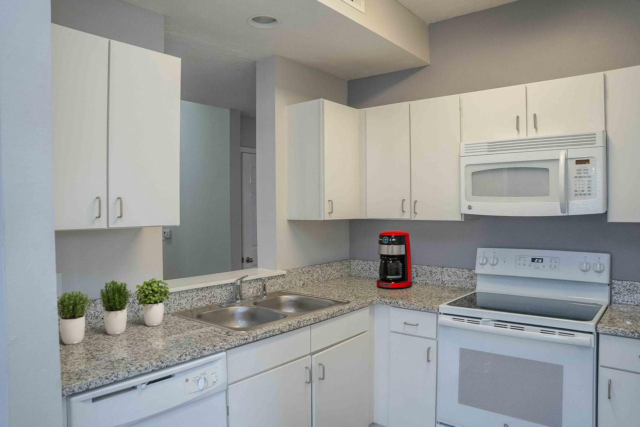 South Bluffs Apartments - Photo 5 of 47