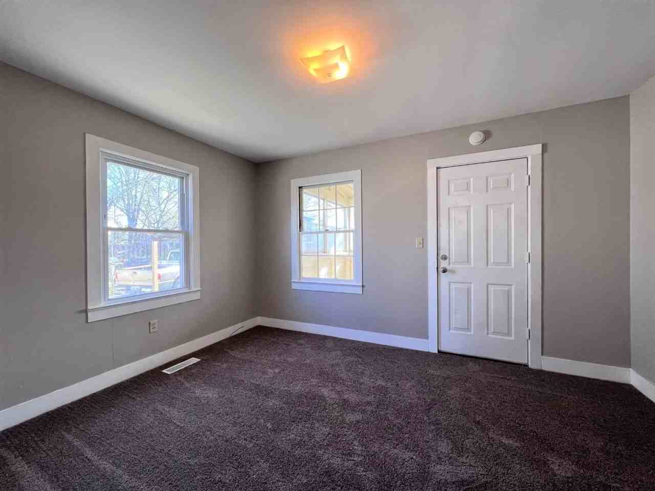 607 N 5th St - Photo 4 of 7