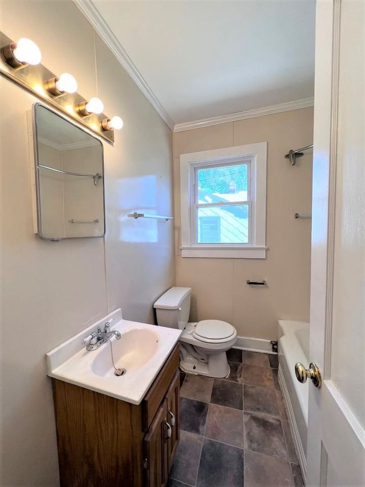 607 N 5th St - Photo 5 of 7