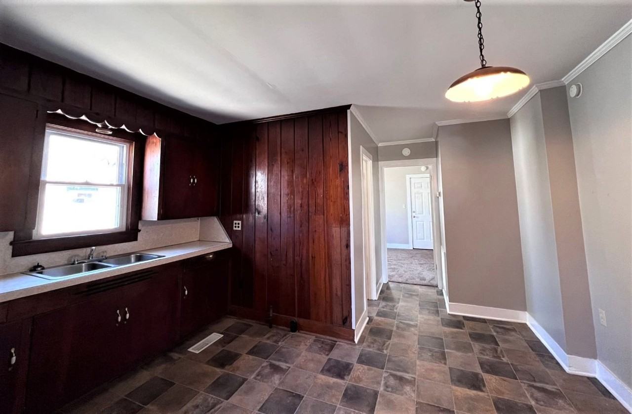 607 N 5th St - Photo 6 of 7