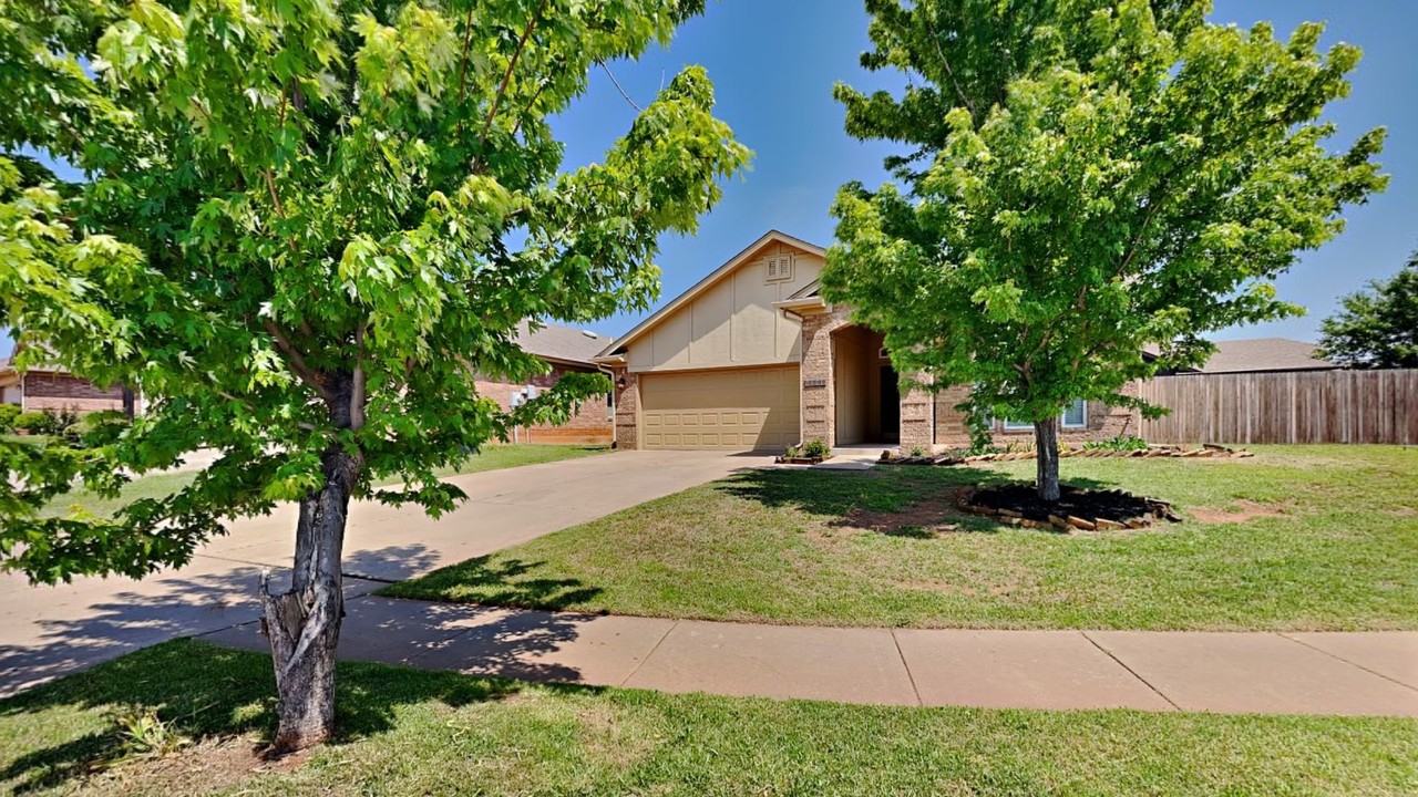 2801 Nw 182nd St - Photo 2 of 17