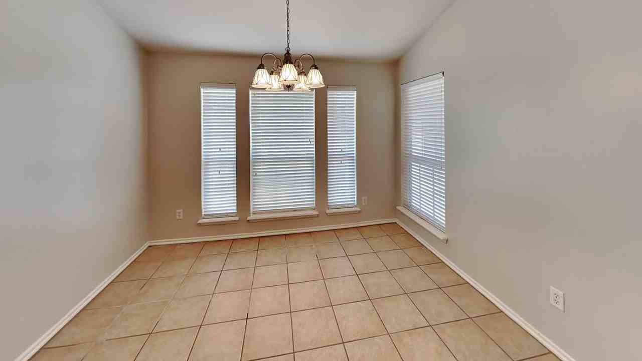 2801 Nw 182nd St - Photo 7 of 17