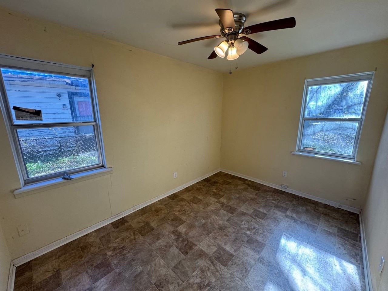 553 Sassafras Ave - Photo 6 of 8