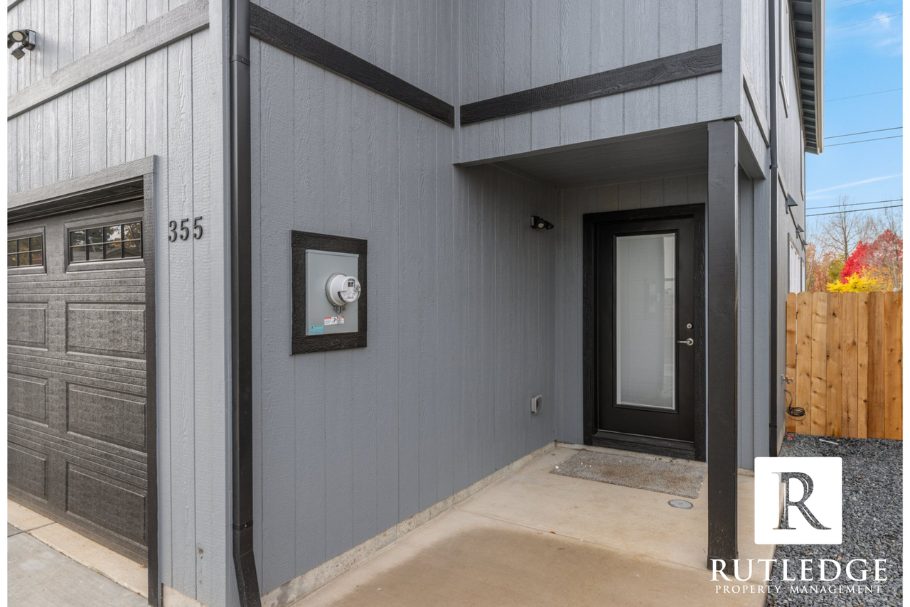 363 Lozier Ln - Photo 2 of 15