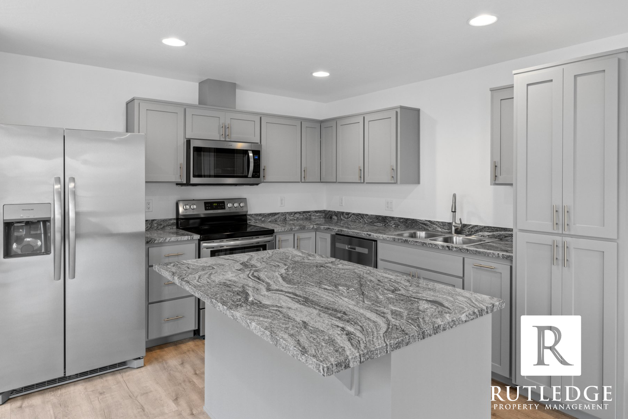 363 Lozier Ln - Photo 4 of 15