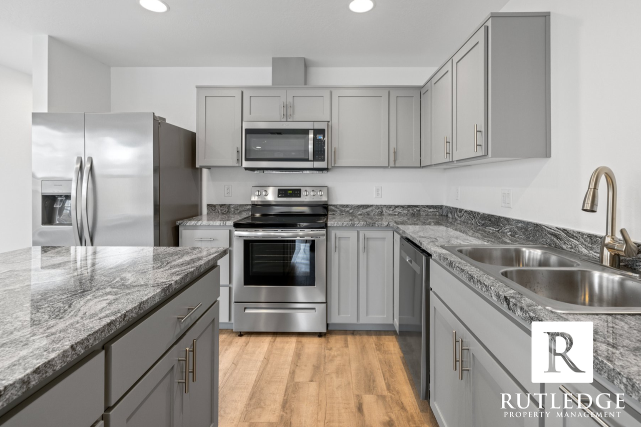363 Lozier Ln - Photo 5 of 15