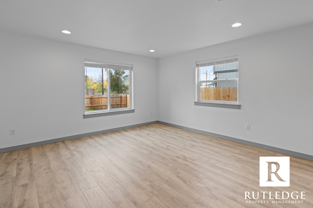 363 Lozier Ln - Photo 6 of 15