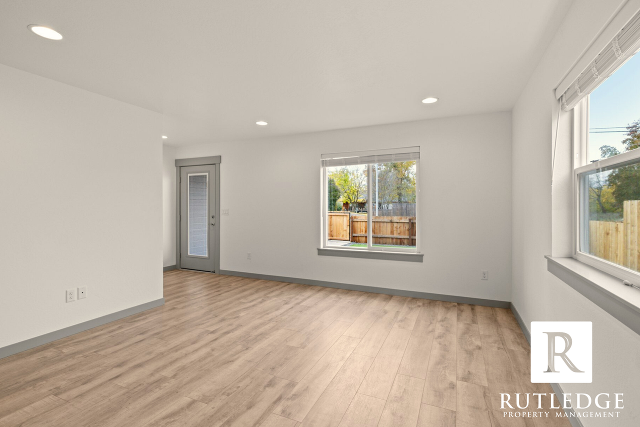 363 Lozier Ln - Photo 7 of 15