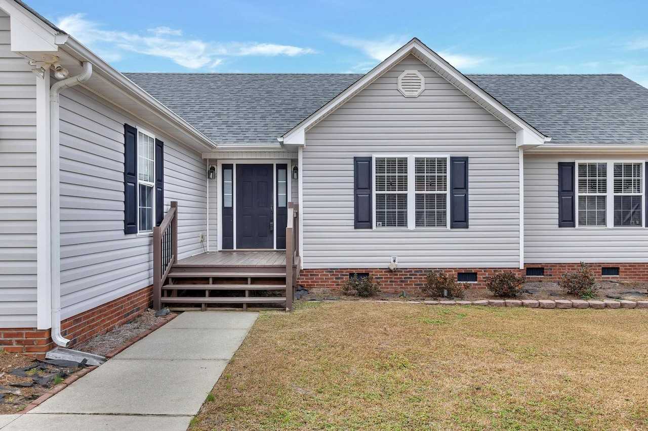 213 E Ridge Ct - Photo 2 of 23