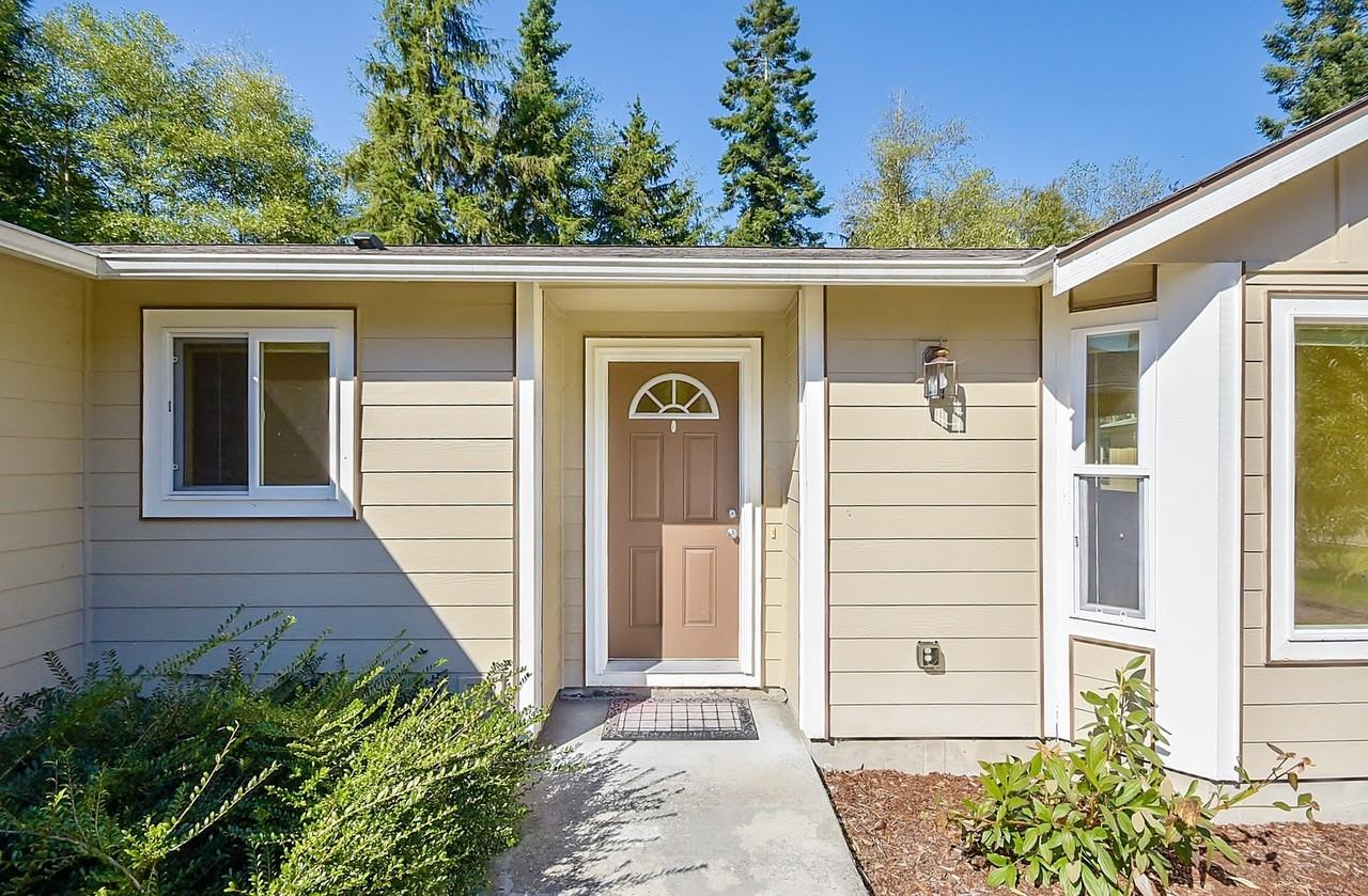 404 Sycamore Rd - Photo 2 of 20