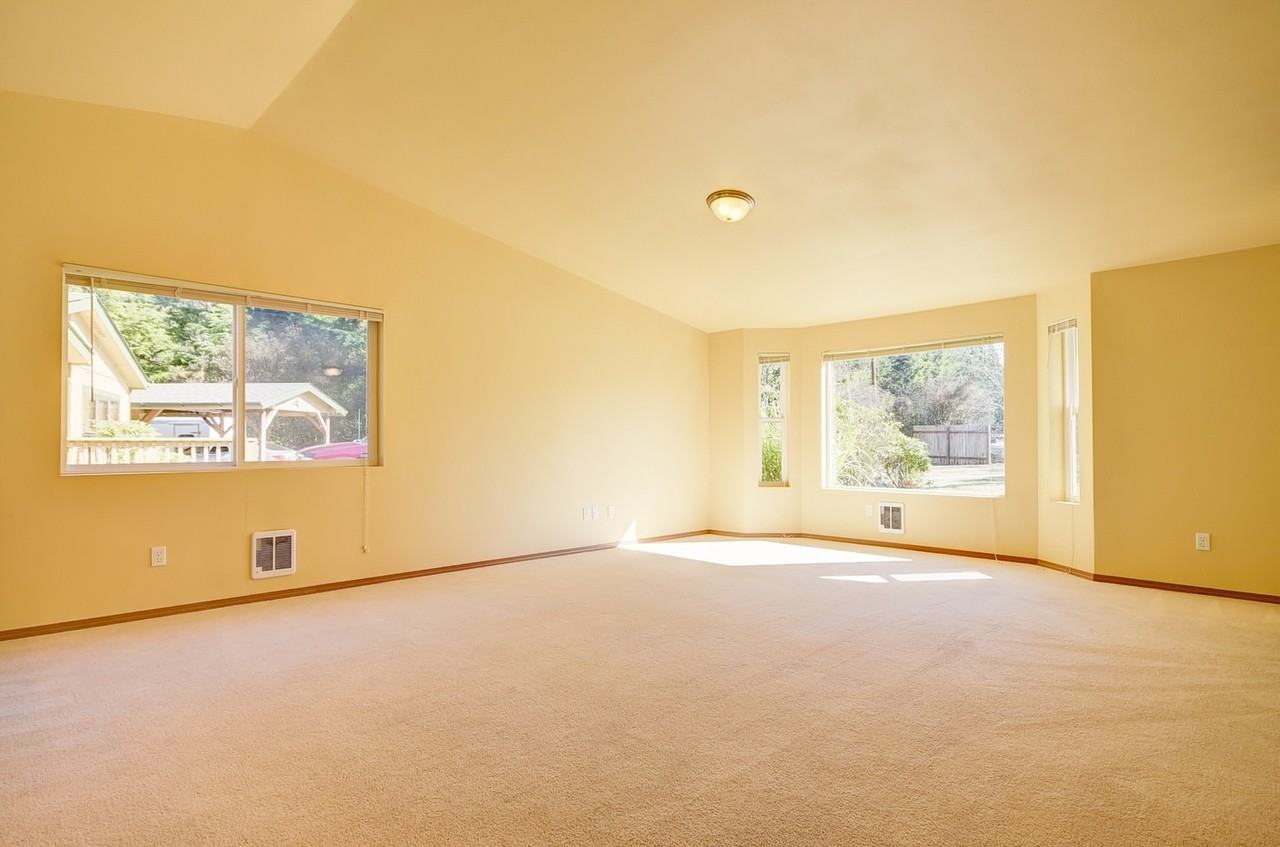 404 Sycamore Rd - Photo 6 of 20