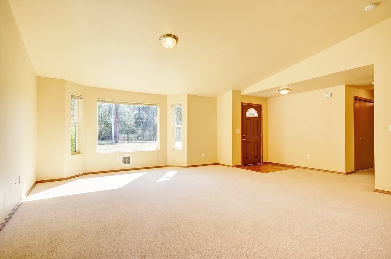 404 Sycamore Rd - Photo 7 of 20