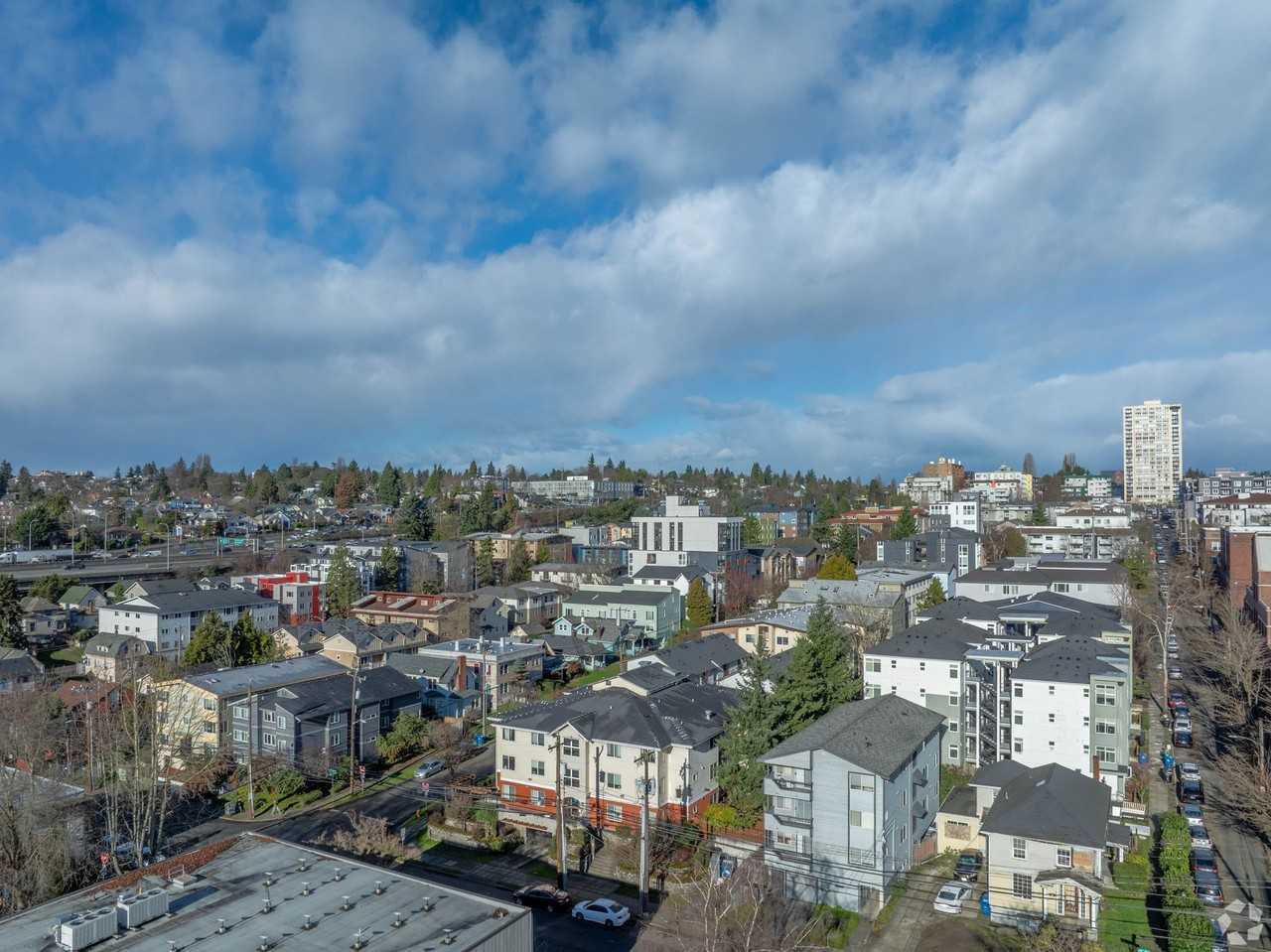 Campus Heights: Leasing Specials! U District Renovated Studios Now Available - Photo 3 of 50