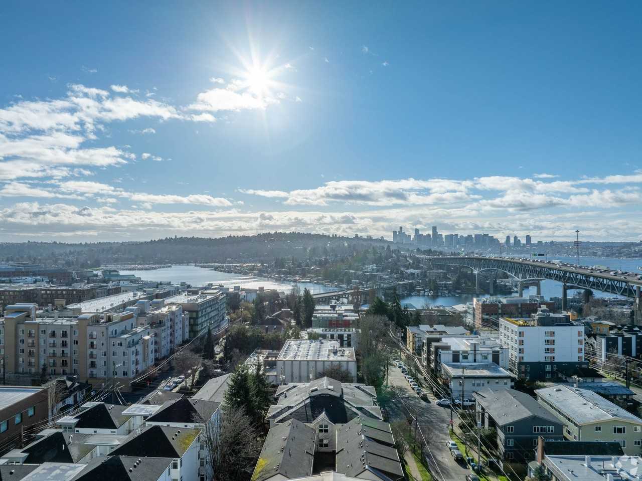 Campus Heights: Leasing Specials! U District Renovated Studios Now Available - Photo 5 of 50