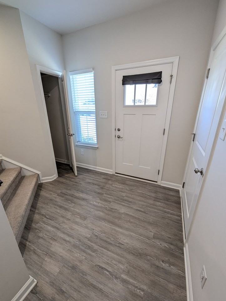 123 Stegg St - Photo 2 of 15