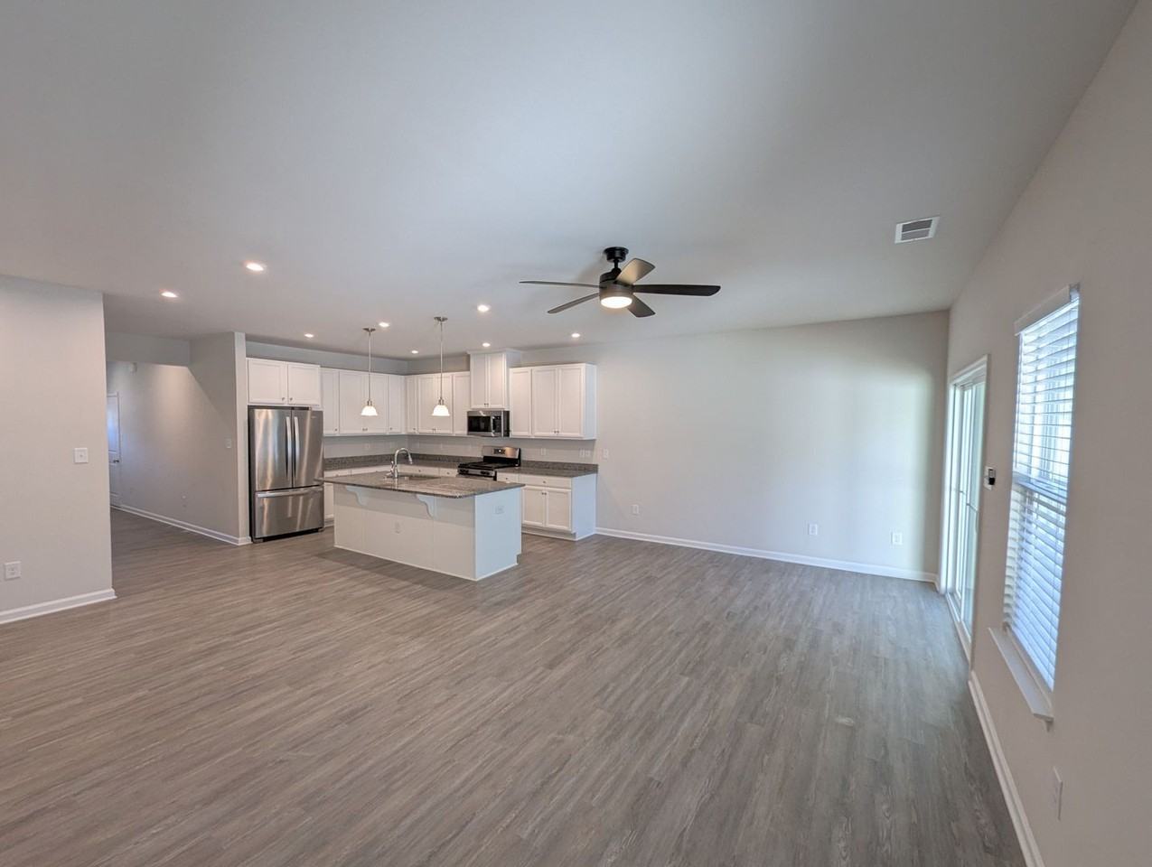 123 Stegg St - Photo 4 of 15