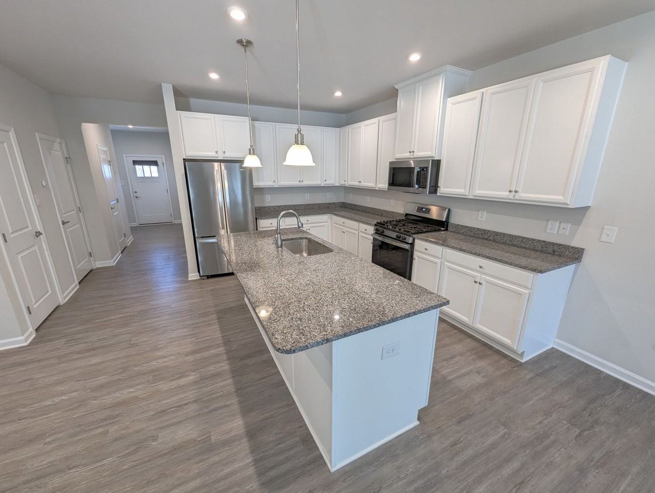 123 Stegg St - Photo 5 of 15