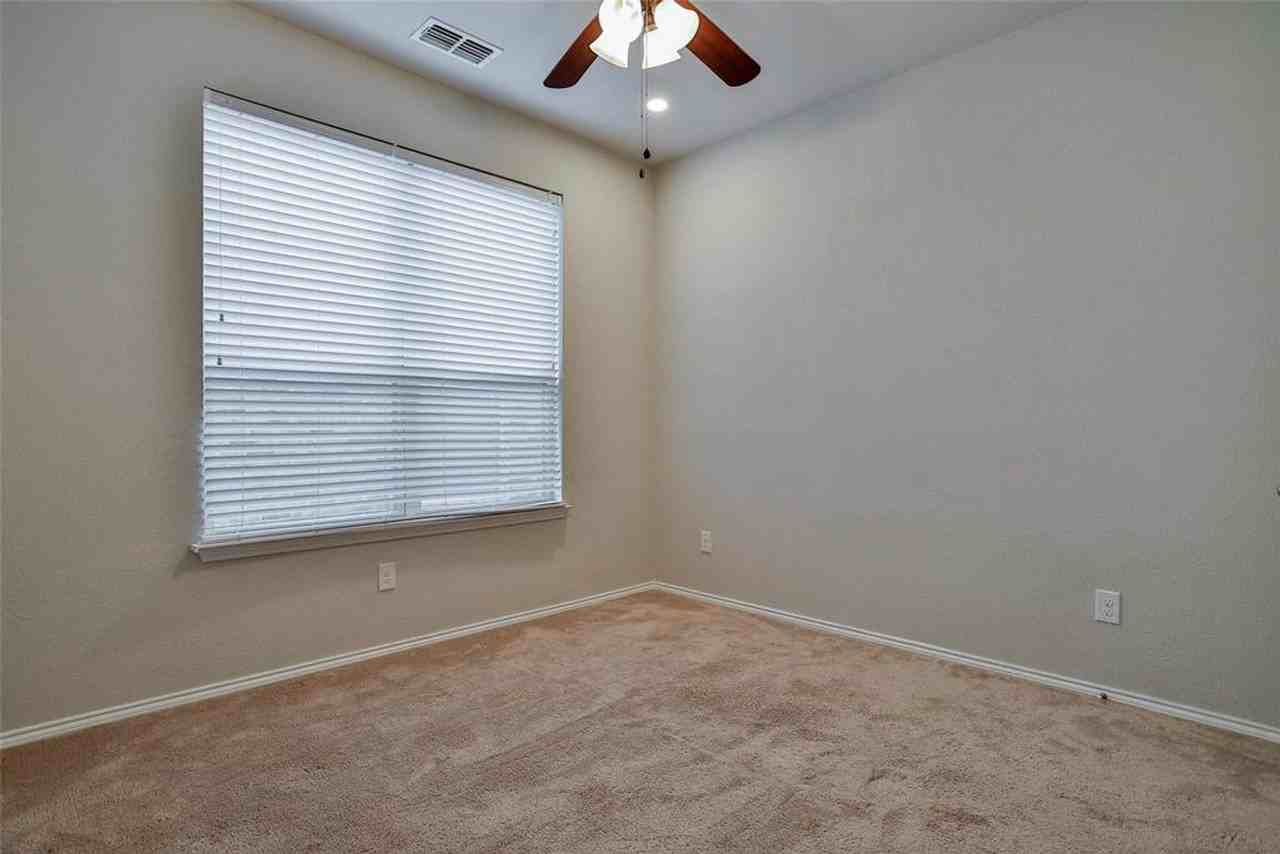 5508 Sea Cove Ln - Photo 7 of 32