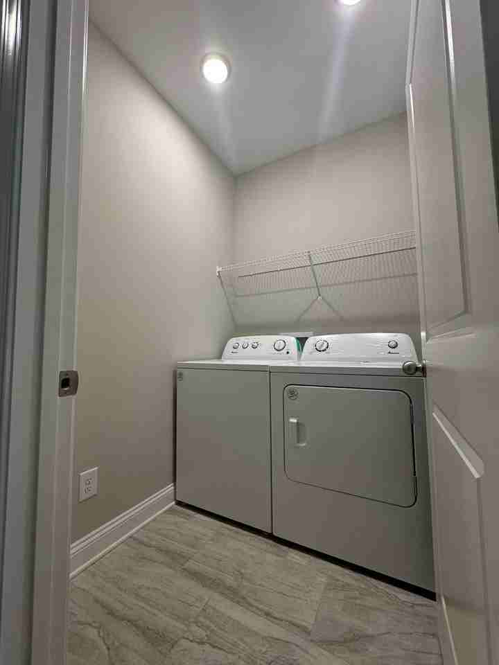 208 Court Cir - Photo 2 of 8