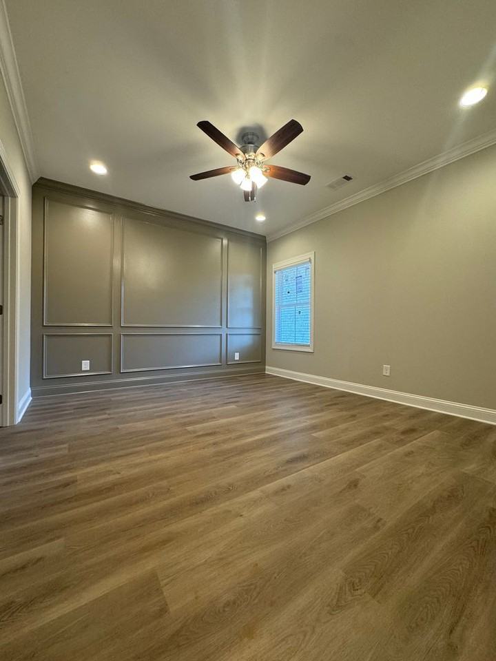 208 Court Cir - Photo 4 of 8