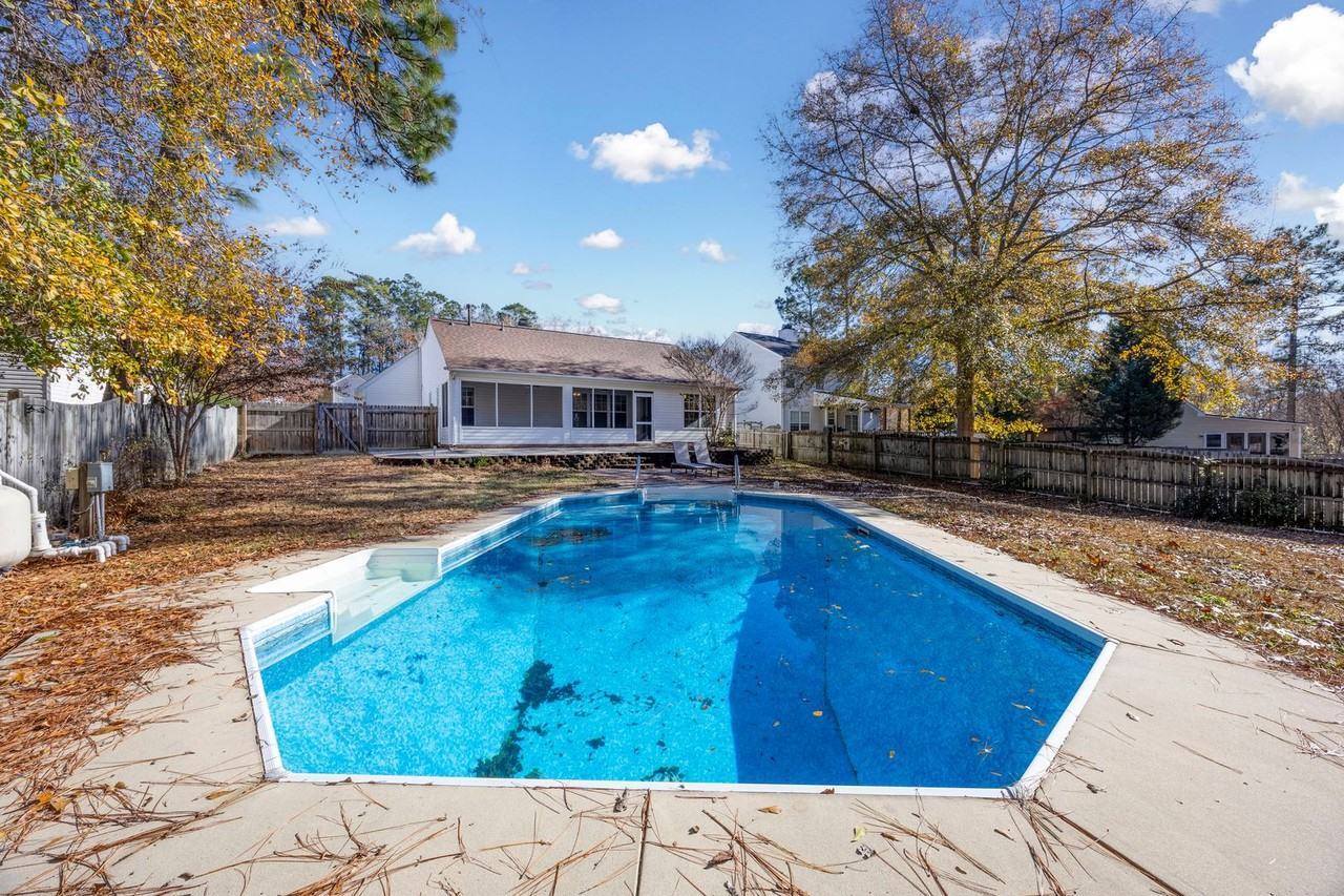 278 Jessica Dr - Photo 3 of 36