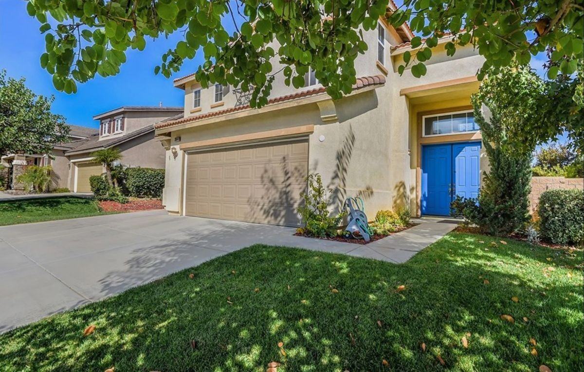 30342 De Caron St - Photo 2 of 20