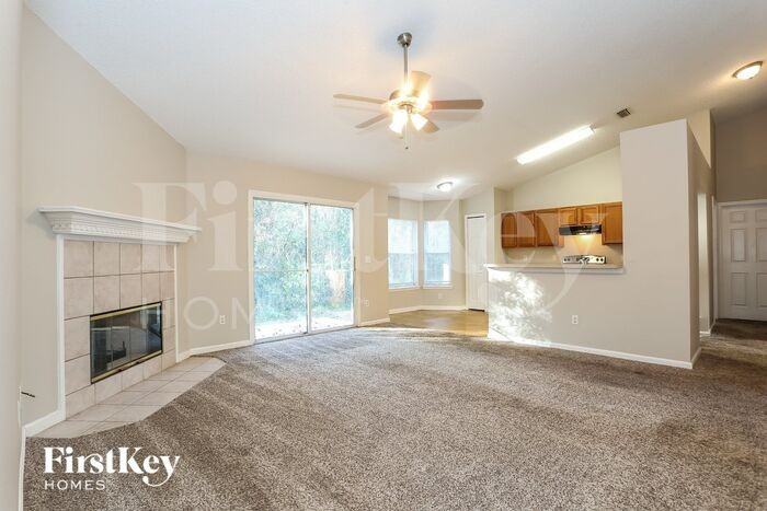 1009 Arcaro Ct W - Photo 3 of 16