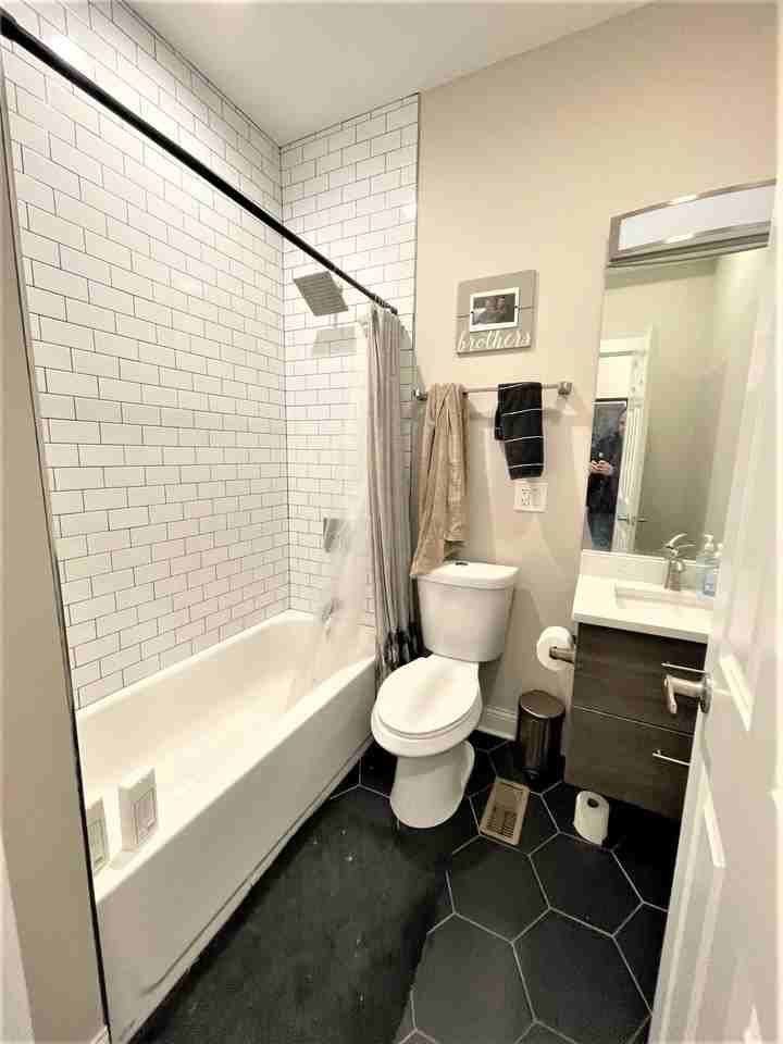 4435 N Paulina St #4435-1 - Photo 6 of 22