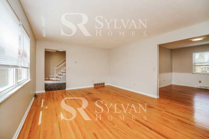 1260 Bradshire Dr - Photo 3 of 16