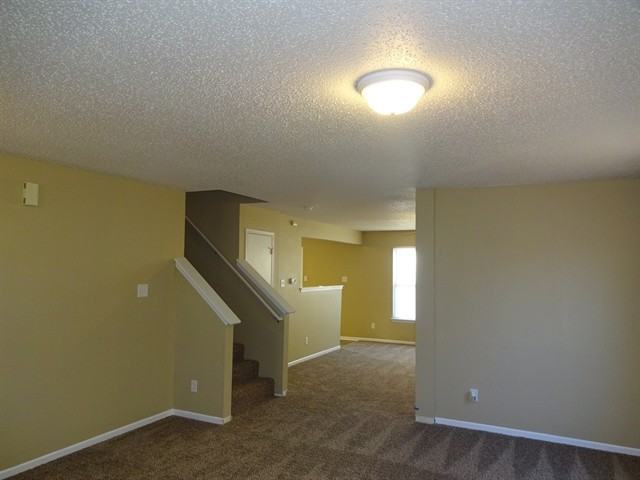 536 Runnymede Ct - Photo 2 of 16
