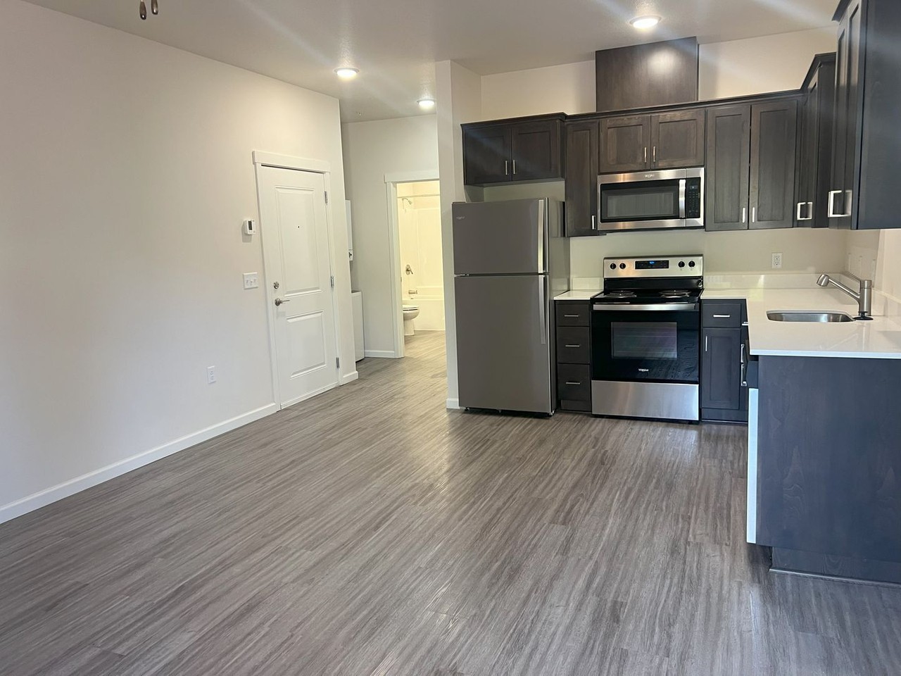 Lockwood Apartments — 1 bed/1 bath: $1150 - Photo 4 of 14