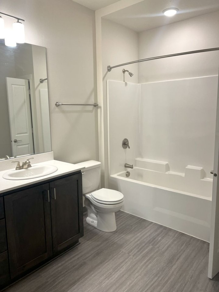 Lockwood Apartments — 1 bed/1 bath: $1150 - Photo 5 of 14