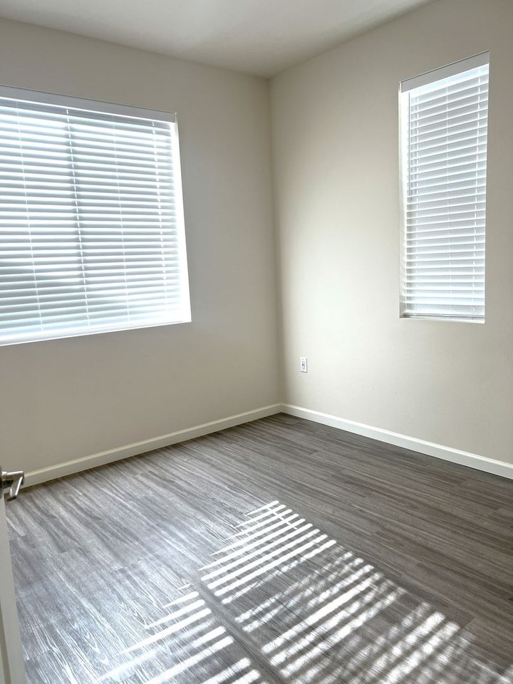 Lockwood Apartments — 1 bed/1 bath: $1150 - Photo 6 of 14
