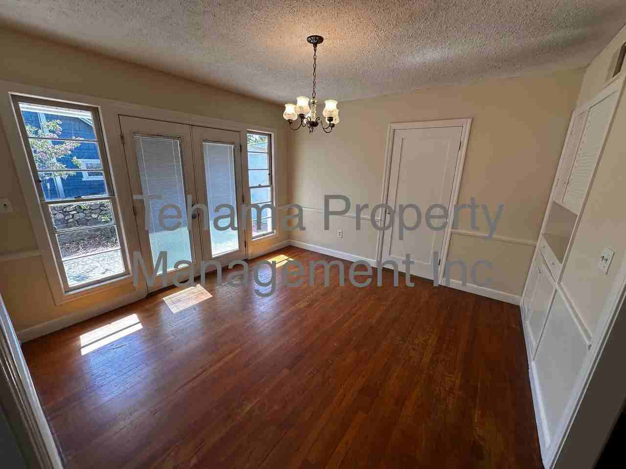 1021 Union St - Photo 3 of 15