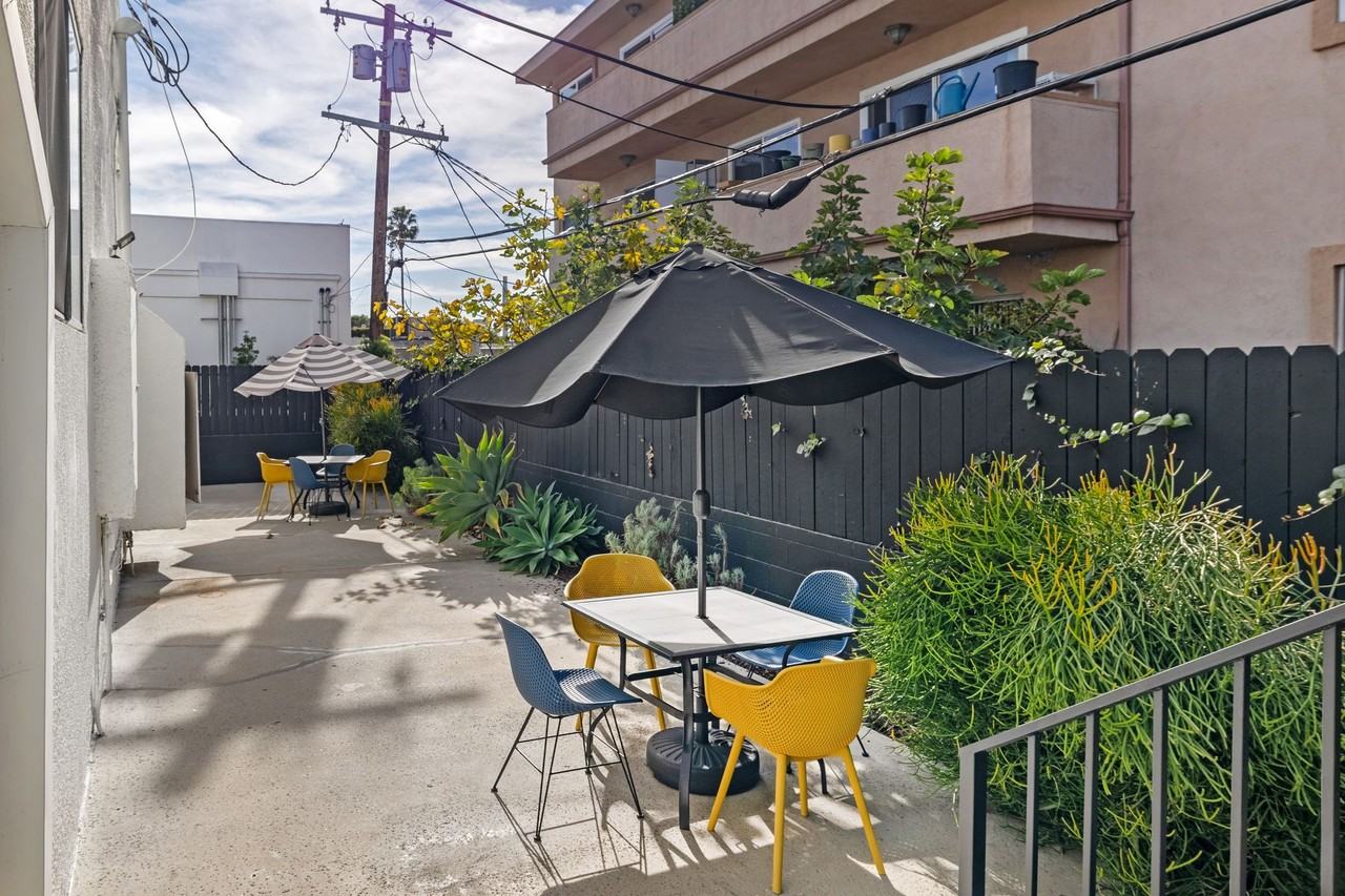 711 N. Sweetzer Ave - Photo 7 of 10