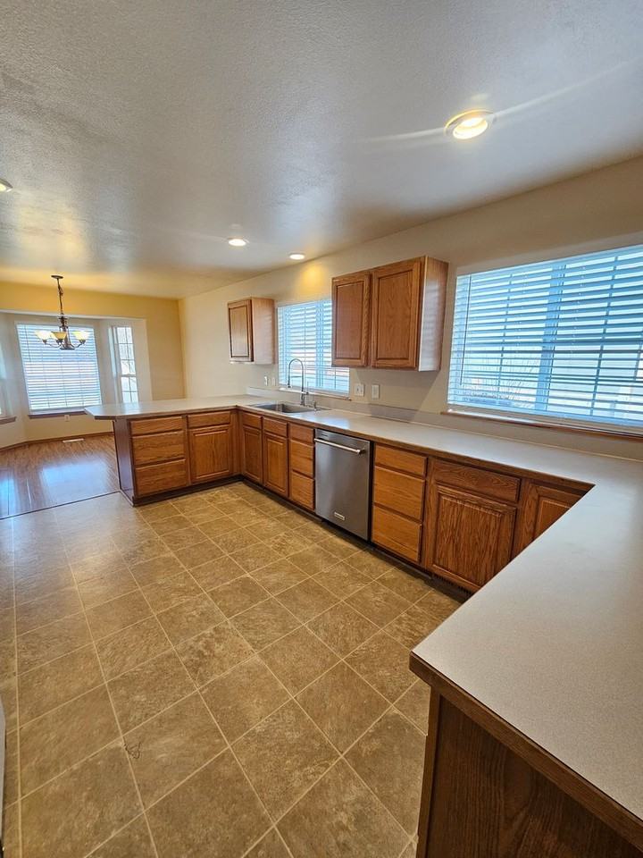 1346 E Sandpiper Cir - Photo 7 of 17