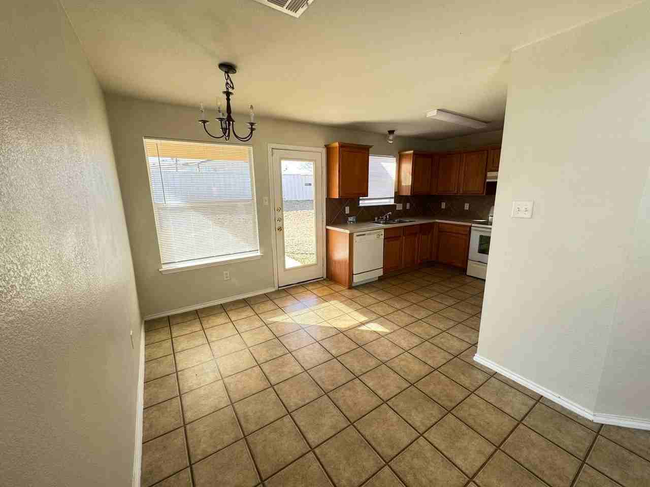 5210 Donegal Bay Ct - Photo 5 of 20