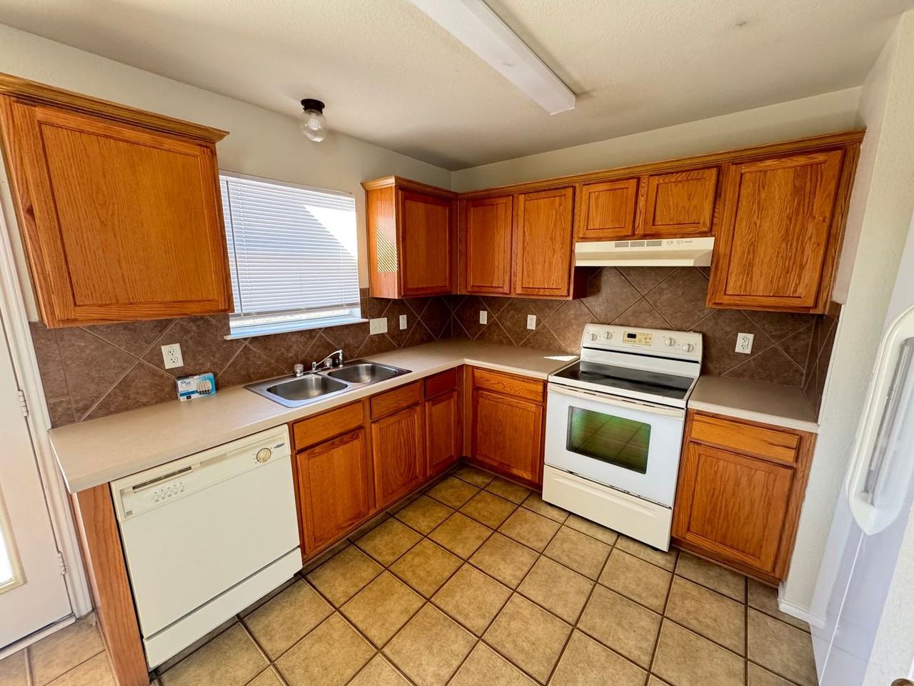 5210 Donegal Bay Ct - Photo 6 of 20